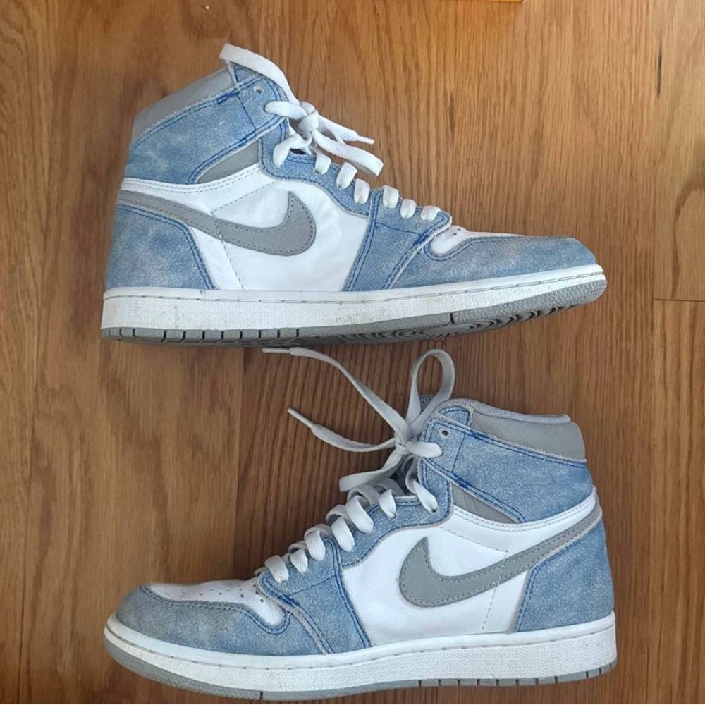 Air Jordan 1 Retro High OG "Hyper Royal/Light smoke grey/white" Bought for $450